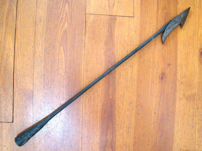 A Fine wrought iron Toggle Harpoon made by Ambrose Peters of New Bedford circa 1902 — image 2